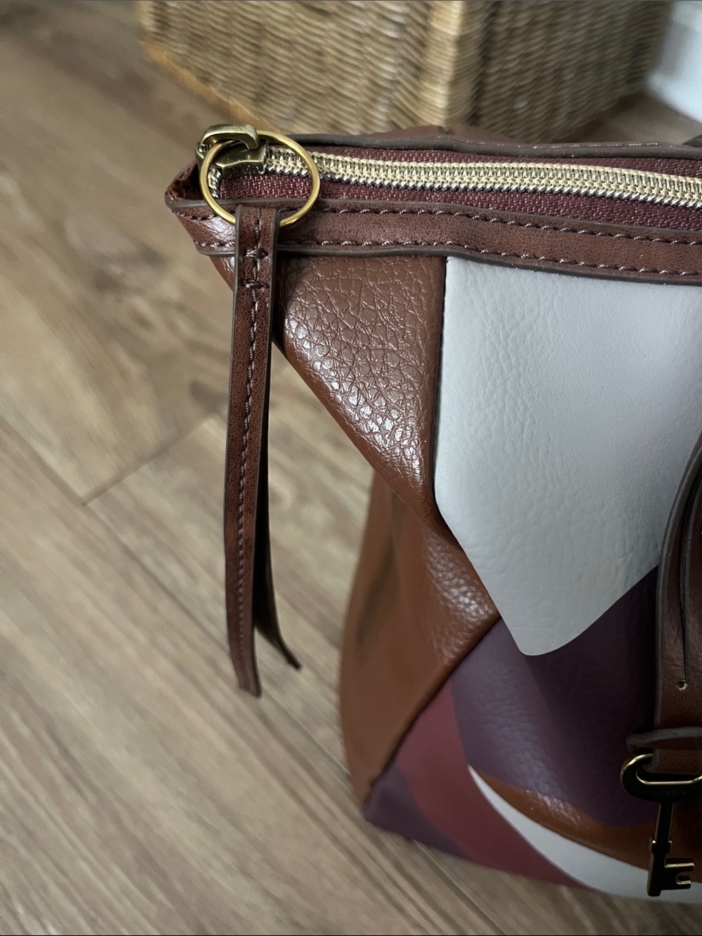 Fossil Sydney Tote in Wine Multi with Signature Key Charm - Picture 5 of 10